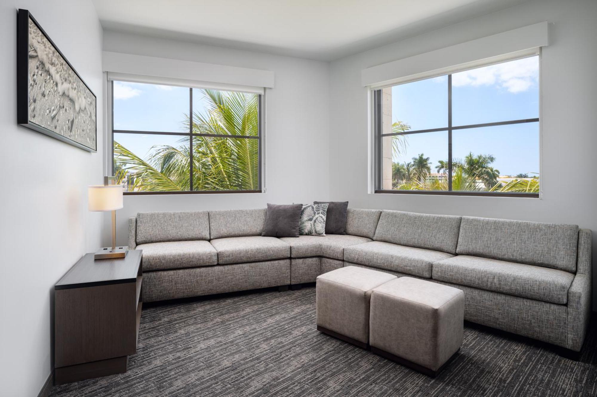 Hyatt House Naples 5Th Avenue Hotel Exterior photo